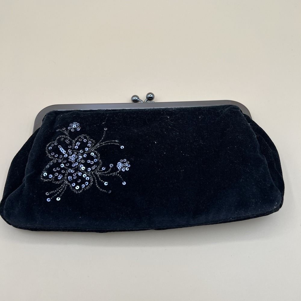 Express Black Velvet Floral Sequin Kiss Lock Clutch Evening Bag Gunmetal Frame